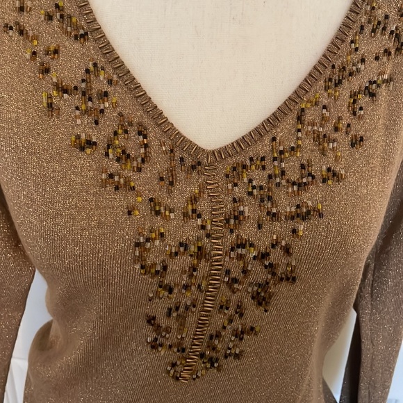 NWOT Caché Vintage Gold Metallic Cold Shoulder Embellished Sweater - Picture 4 of 10